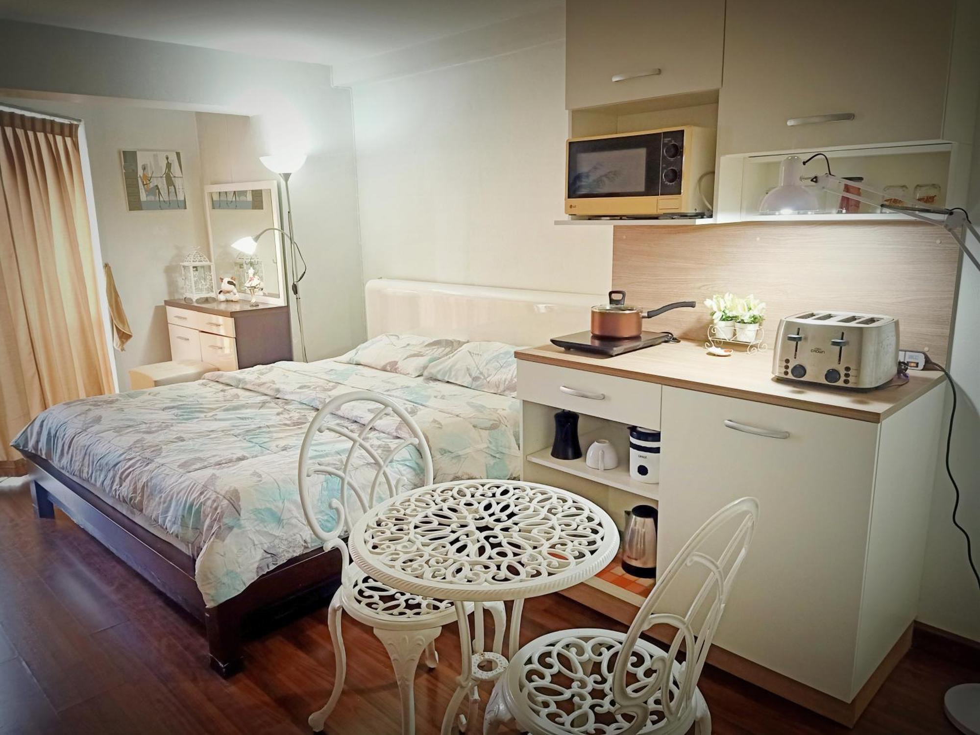 The White Apartment *