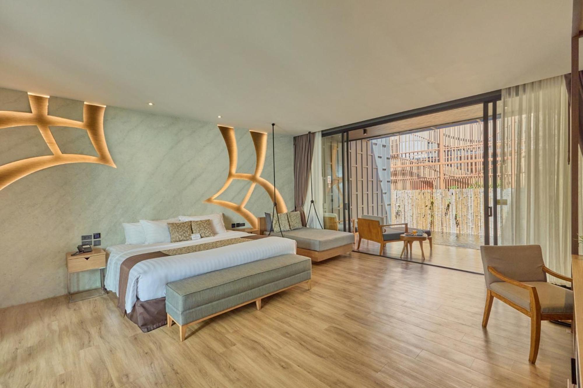 Resort The Yana 5*