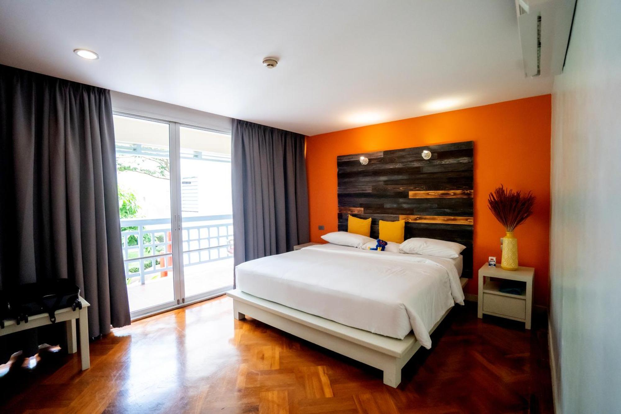 Chom View Hotel,