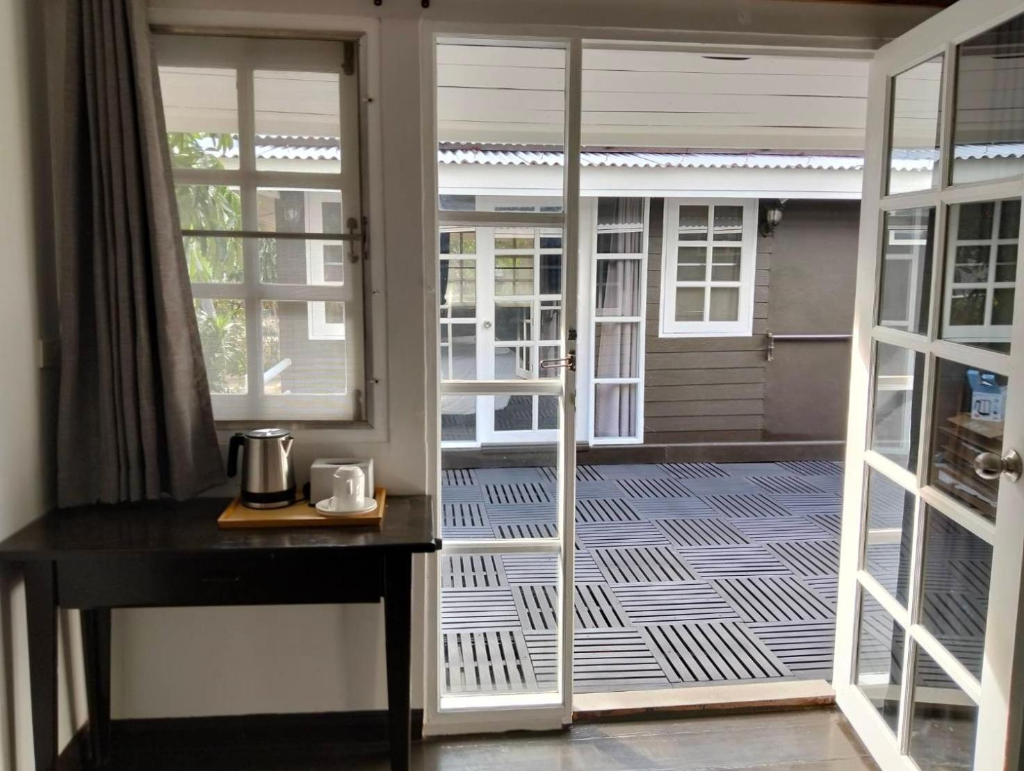 Resort Luna Hut Hua Hin