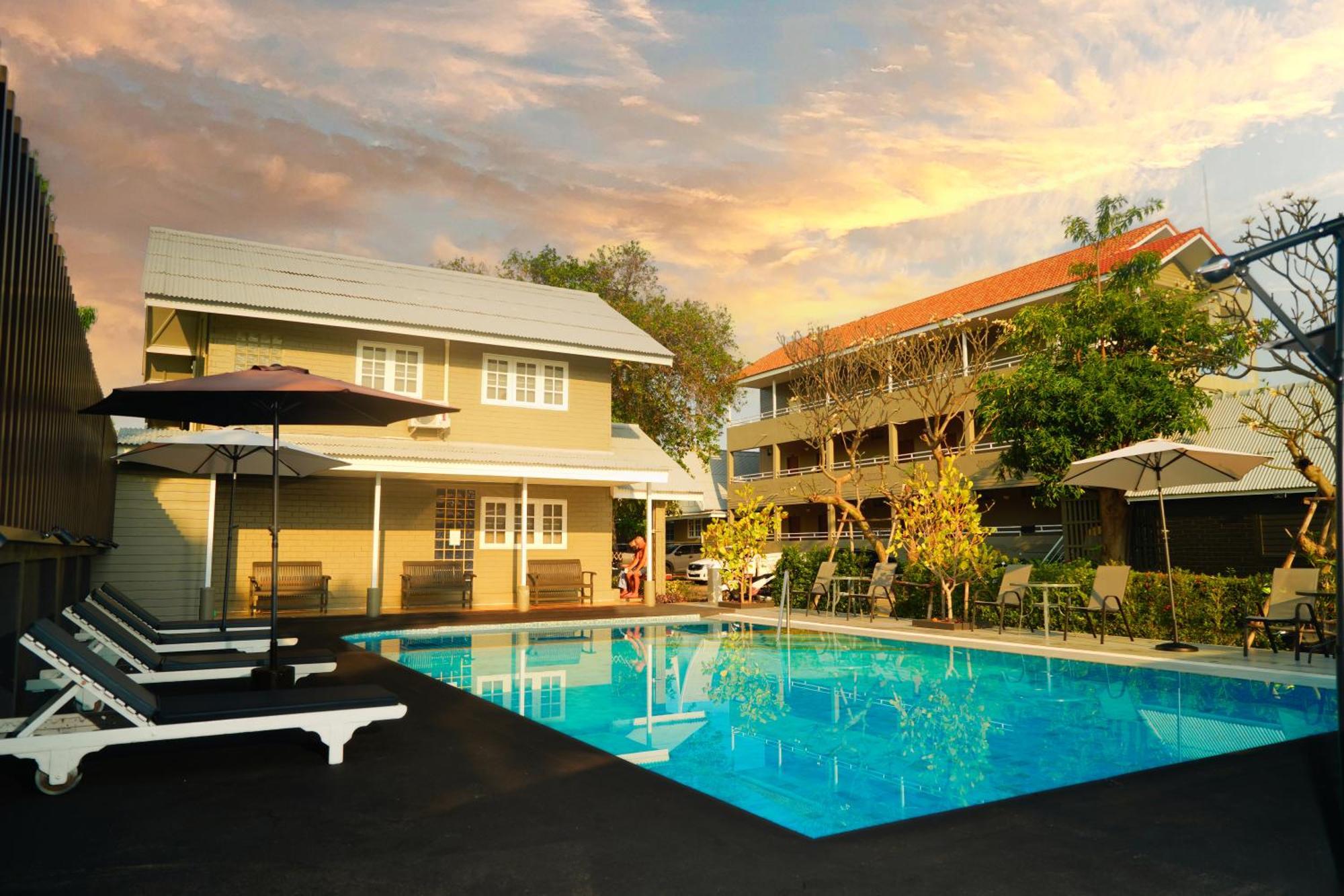 Lunarhut Resort