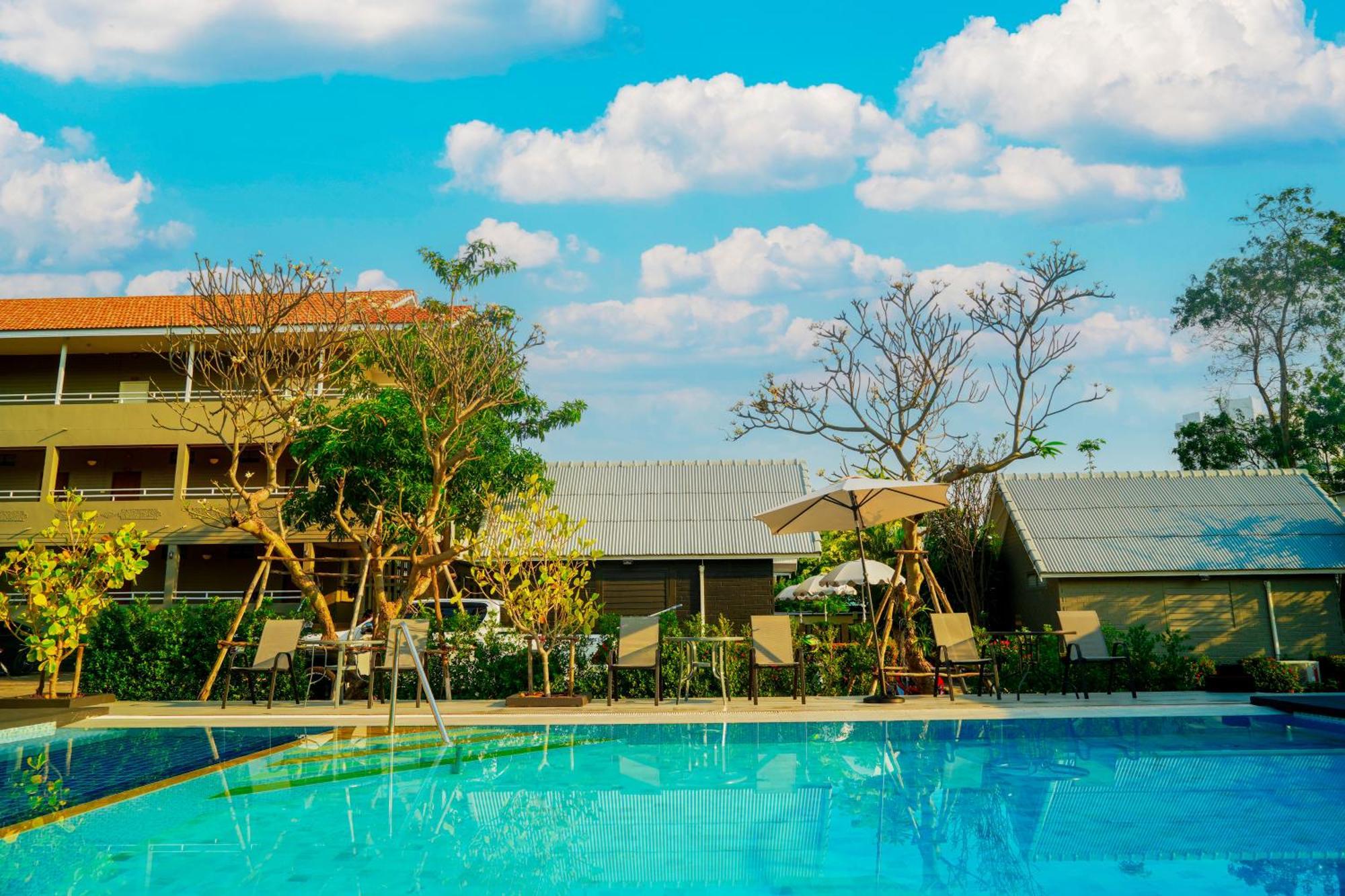 Luna Hut 3* Hua Hin