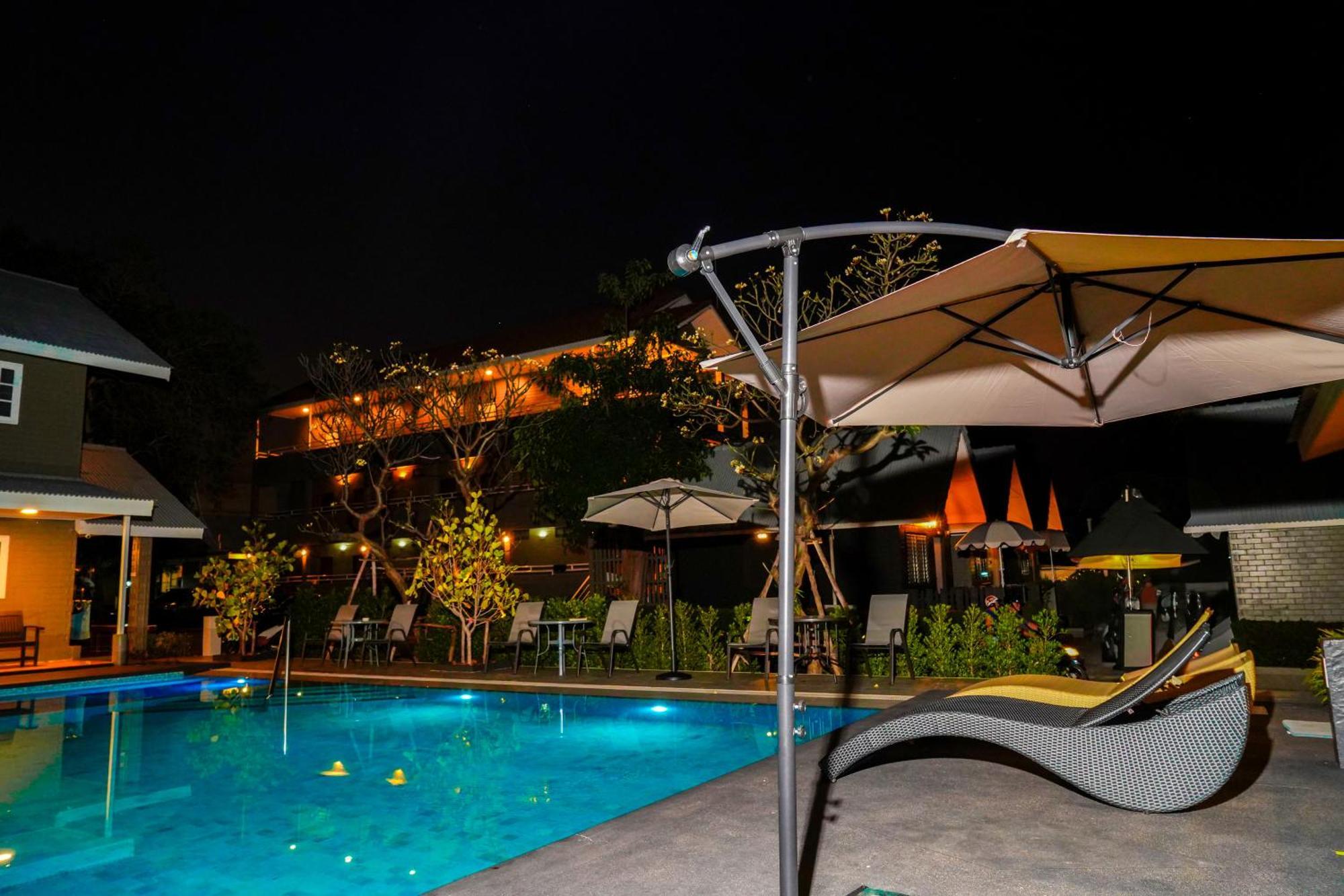 Luna Hut Hua Hin