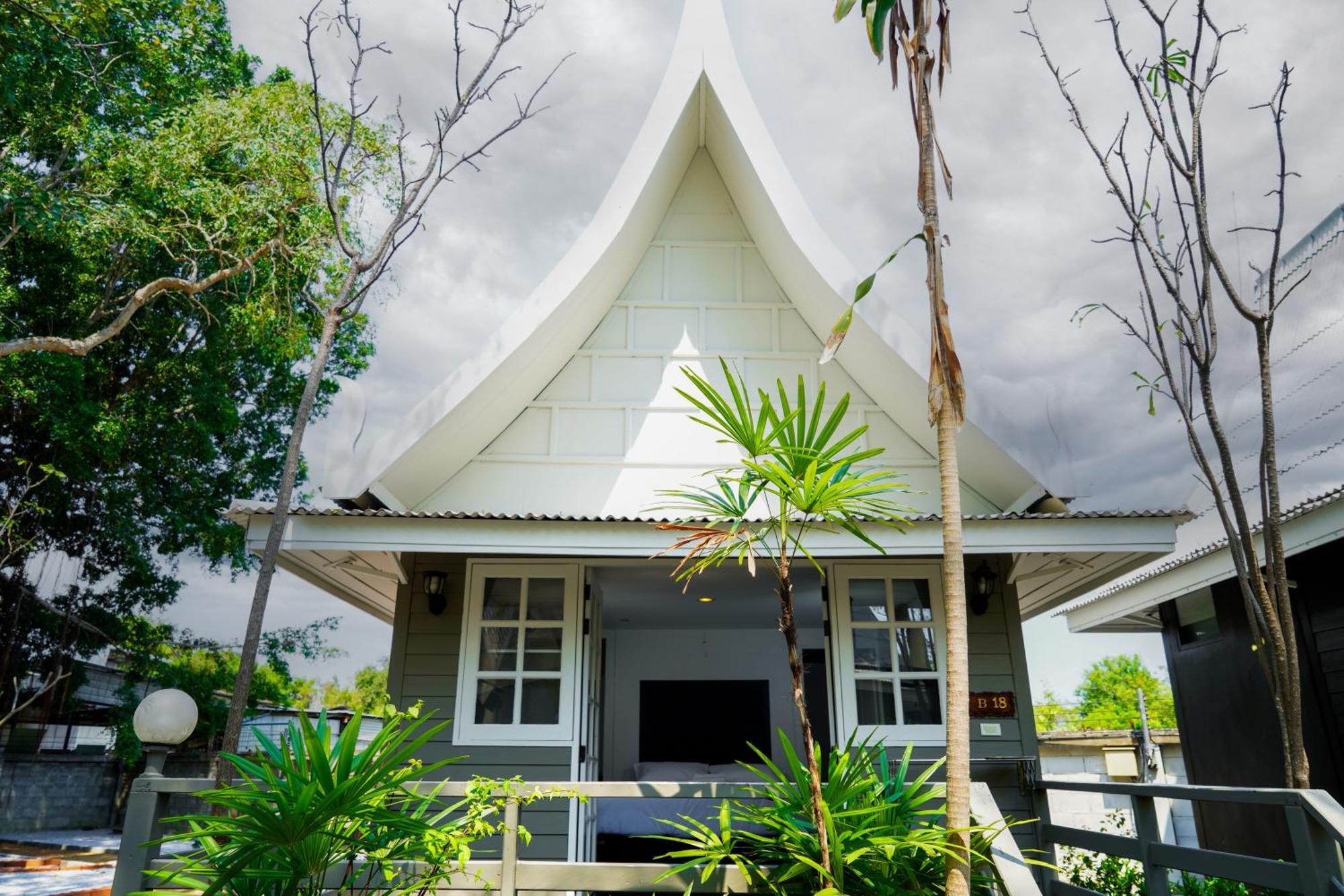 Luna Hut