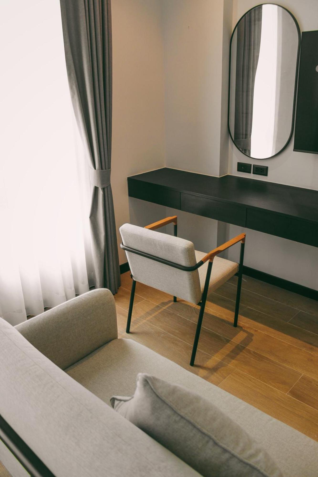 Whitt Hotel