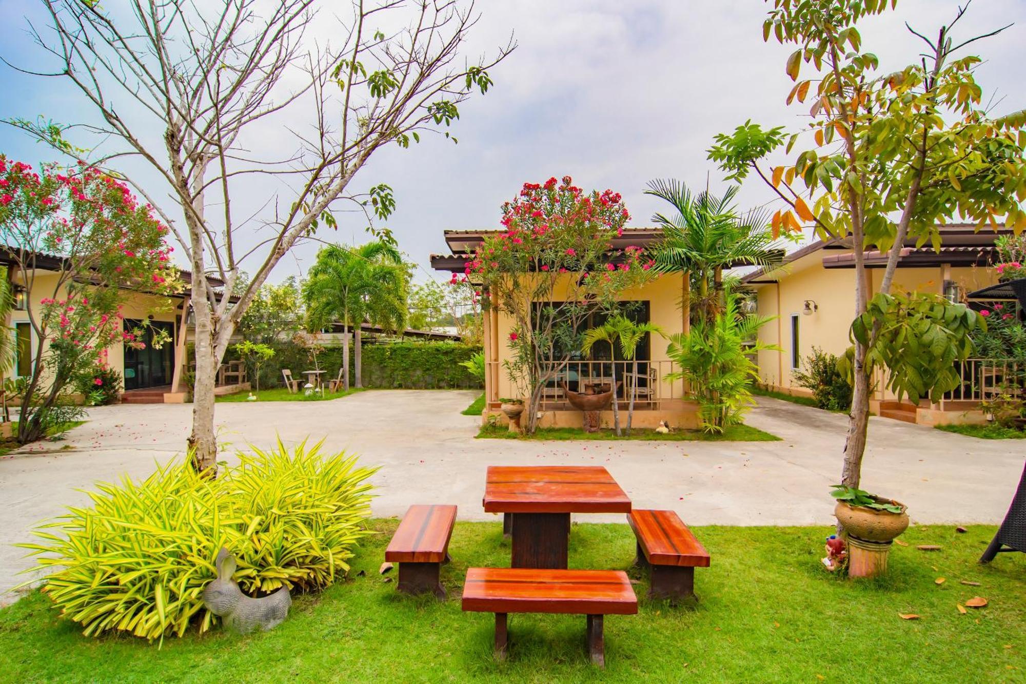 Oyo 607 Nawang Hotel 2*