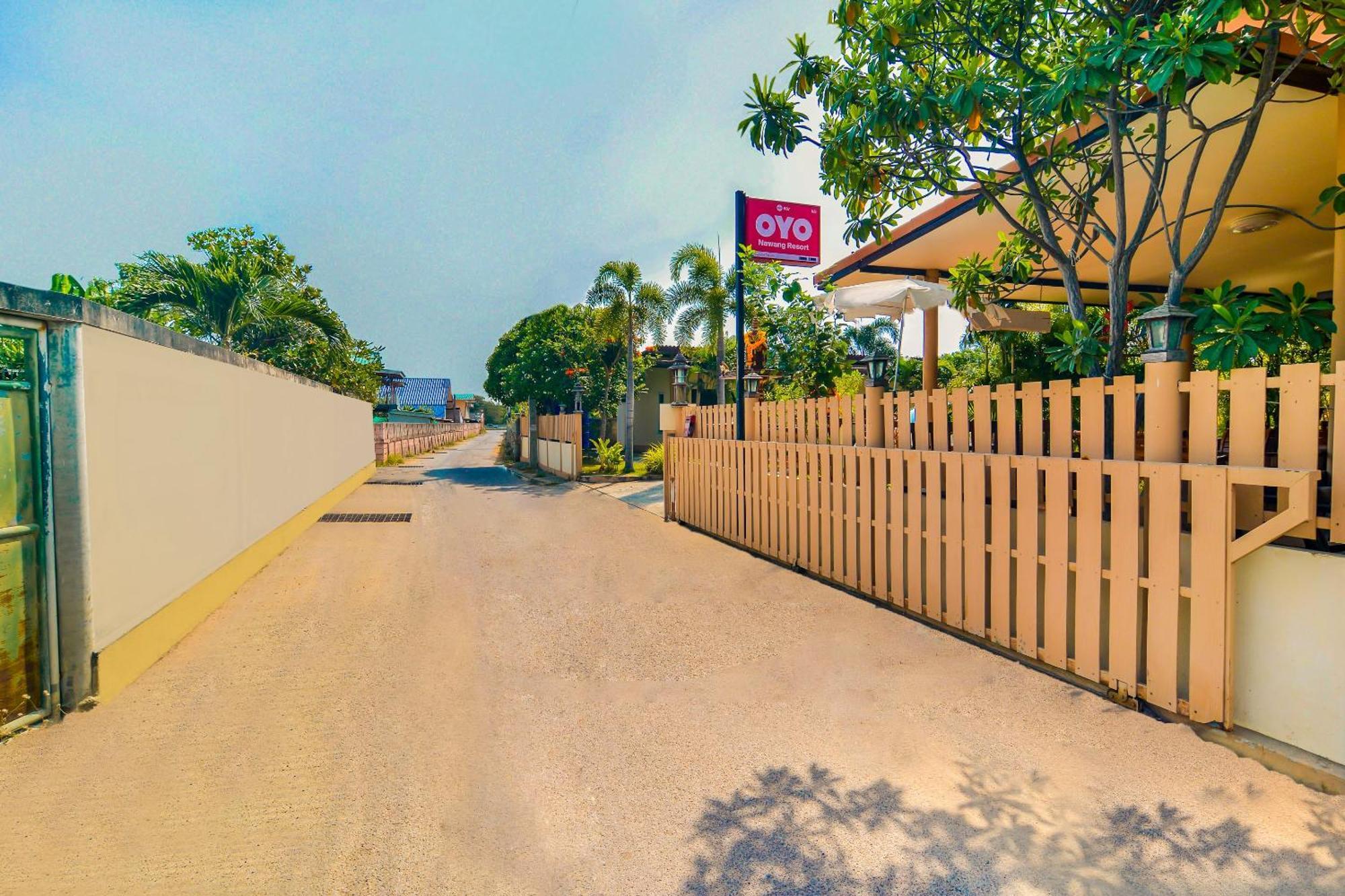 Oyo 607 Nawang Hotel