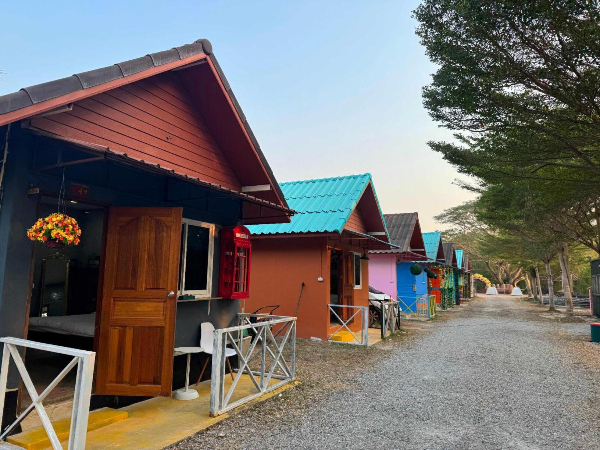 Hotel Oyo 75539 Phanthida And Cafe HHQ