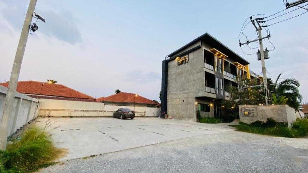 Hotel The Smile Loft Hua Hin
