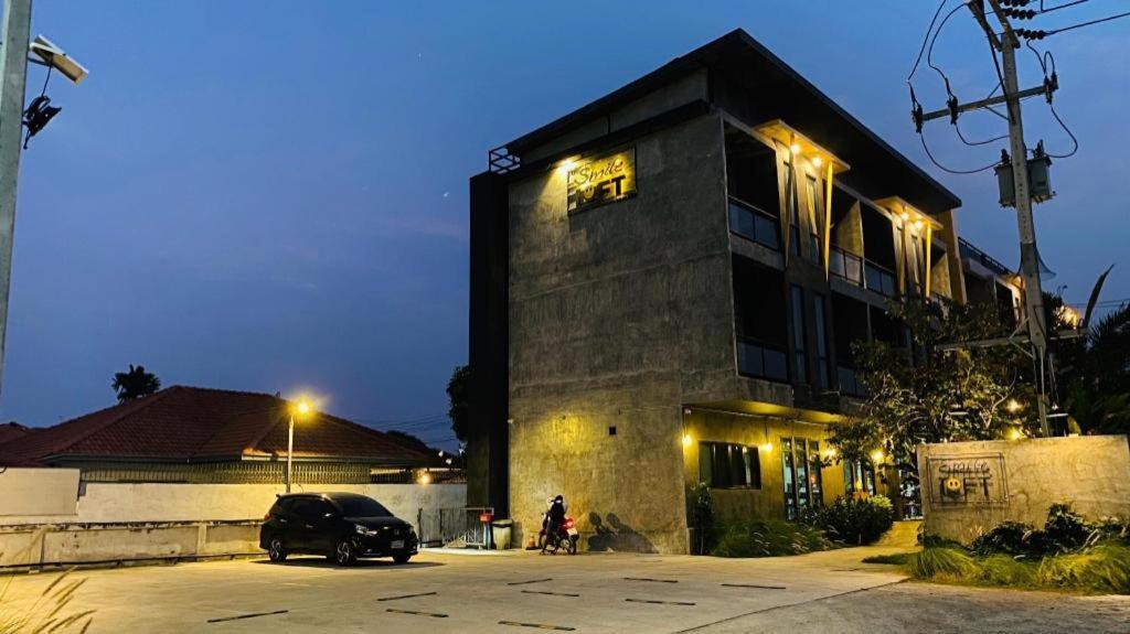 Hotel The Smile Loft Hua Hin