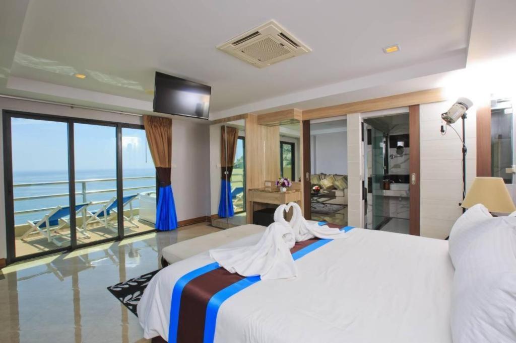 Blue Wave Resort 3*