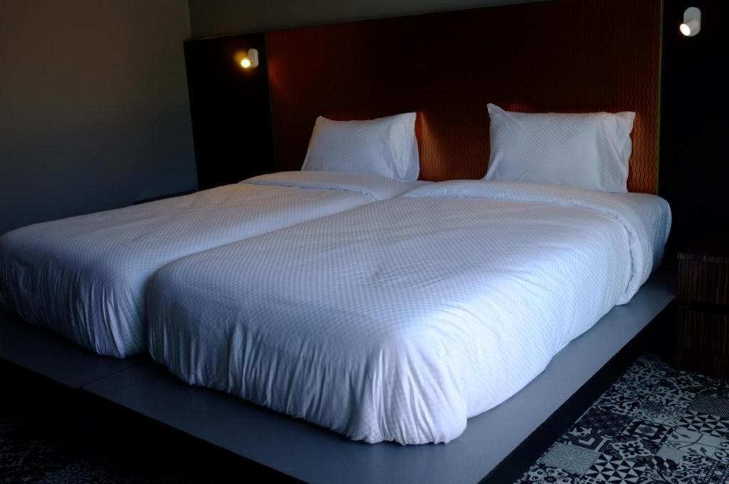 Hotel Bullkool Pool