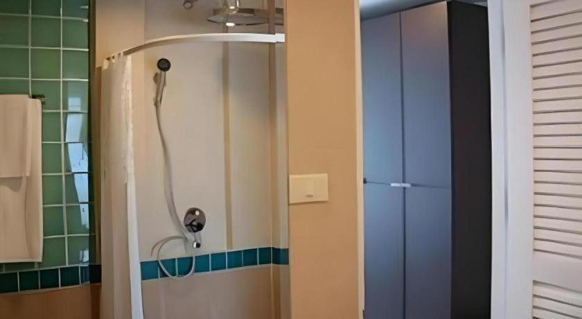 Avenue Hotel 3*