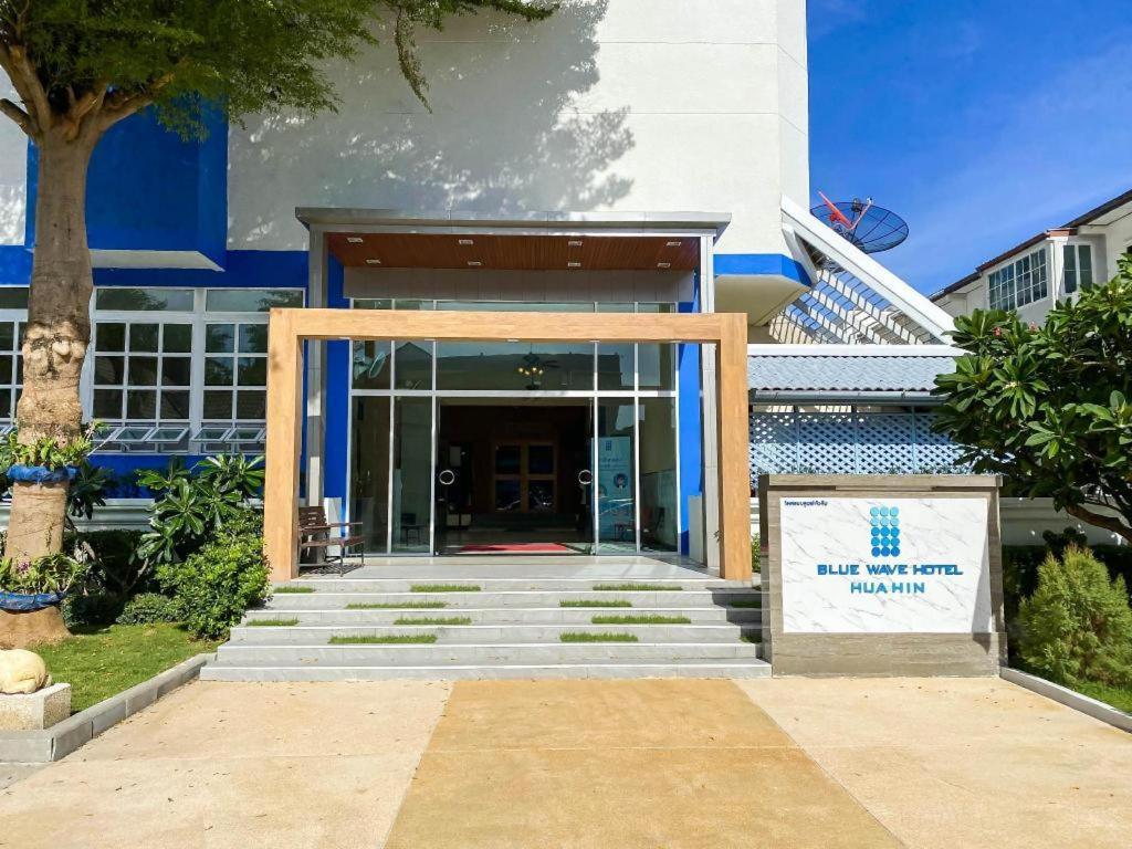 Blue Wave Resort