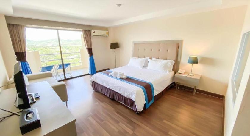 Blue Wave Resort