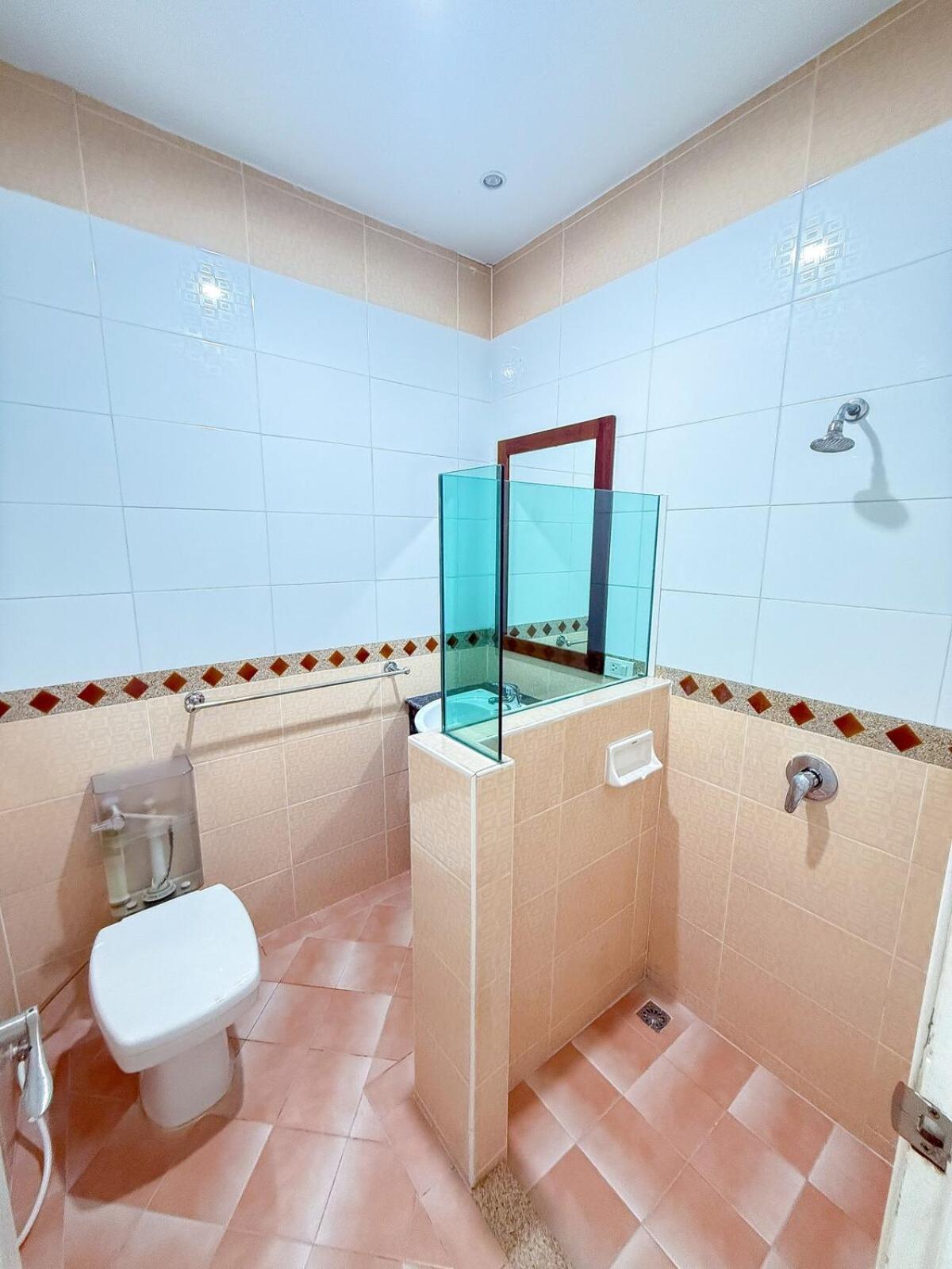 Holiday home Spacious 2 Bedroom House In Centre *