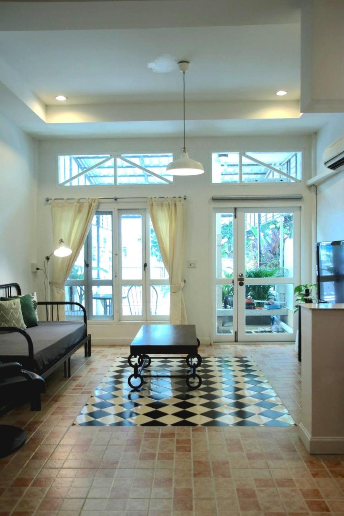 Spacious 2 Bedroom House In Centre