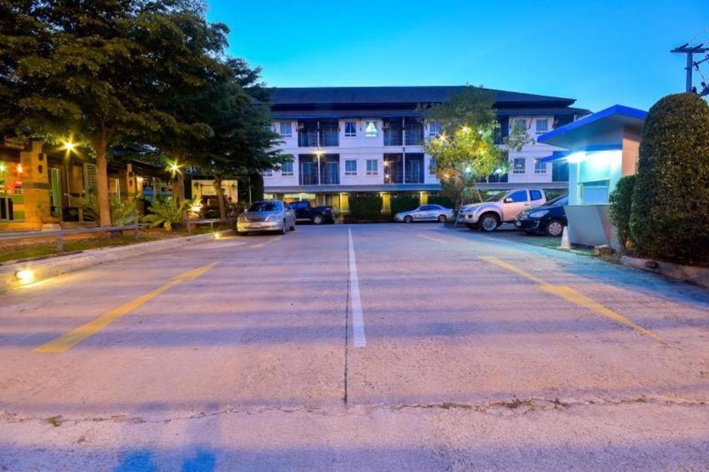 Resort Season Palace Hua Hin