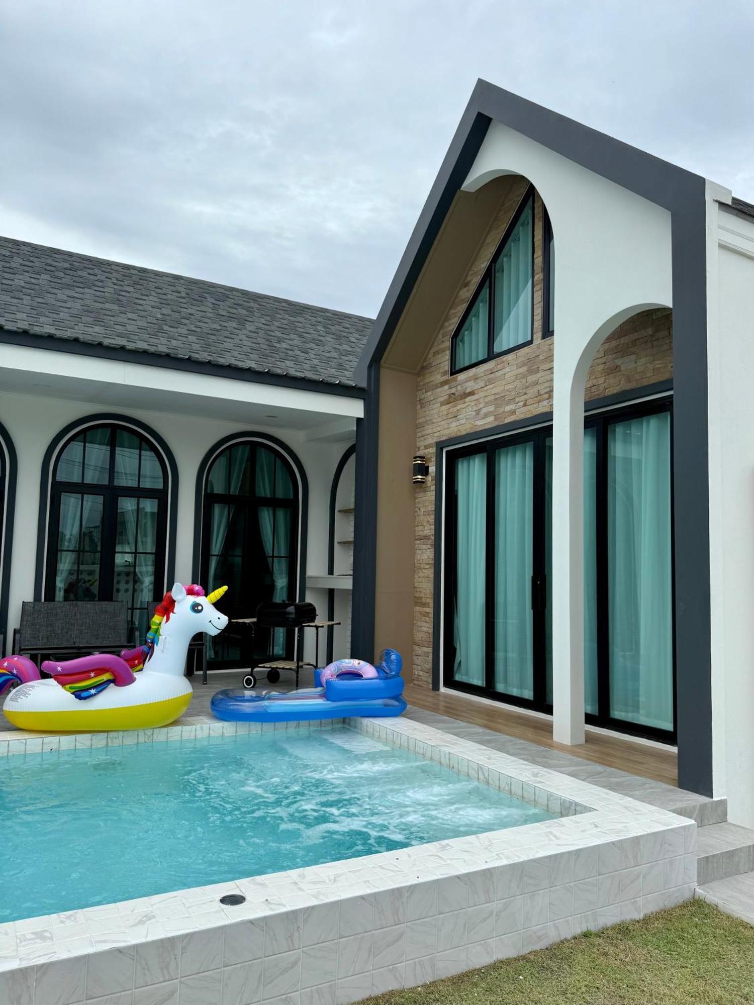 N&c Mountain Pool Hua Hin