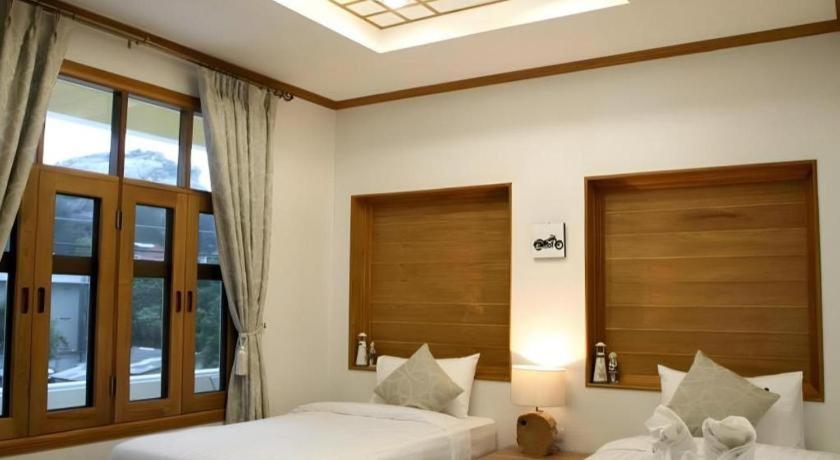 Small 2* Hua Hin