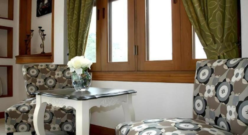 Hotel Small 2*