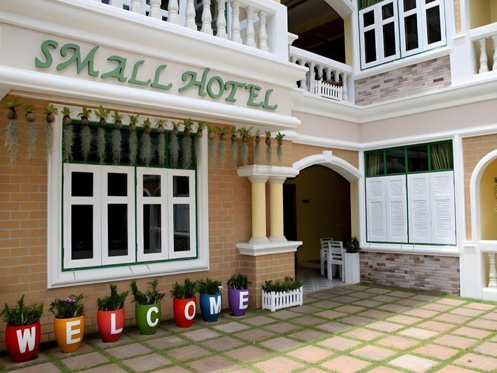 Hotel Small 2*