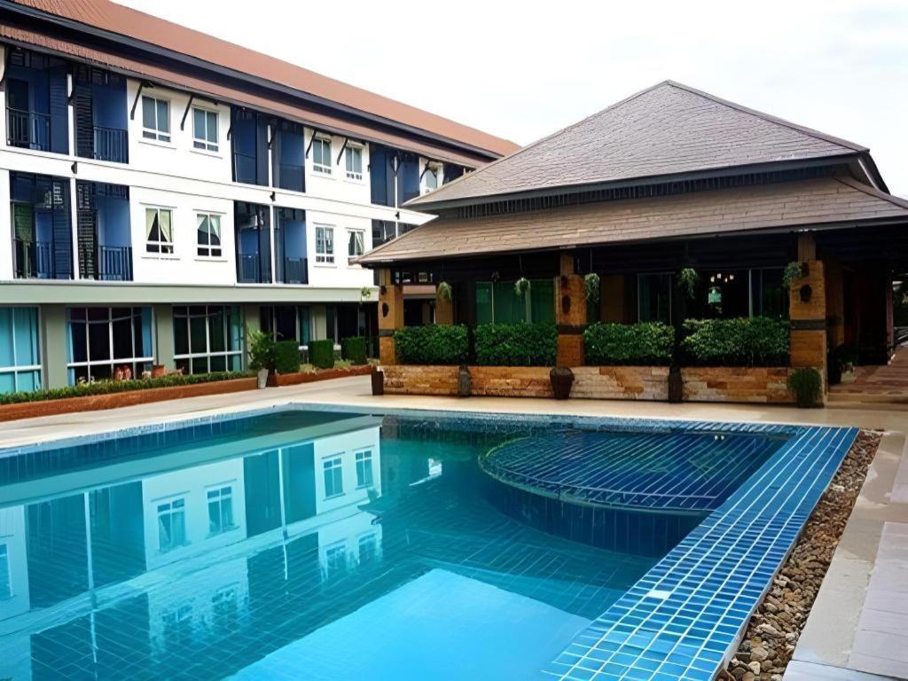 Season Palace Resort
