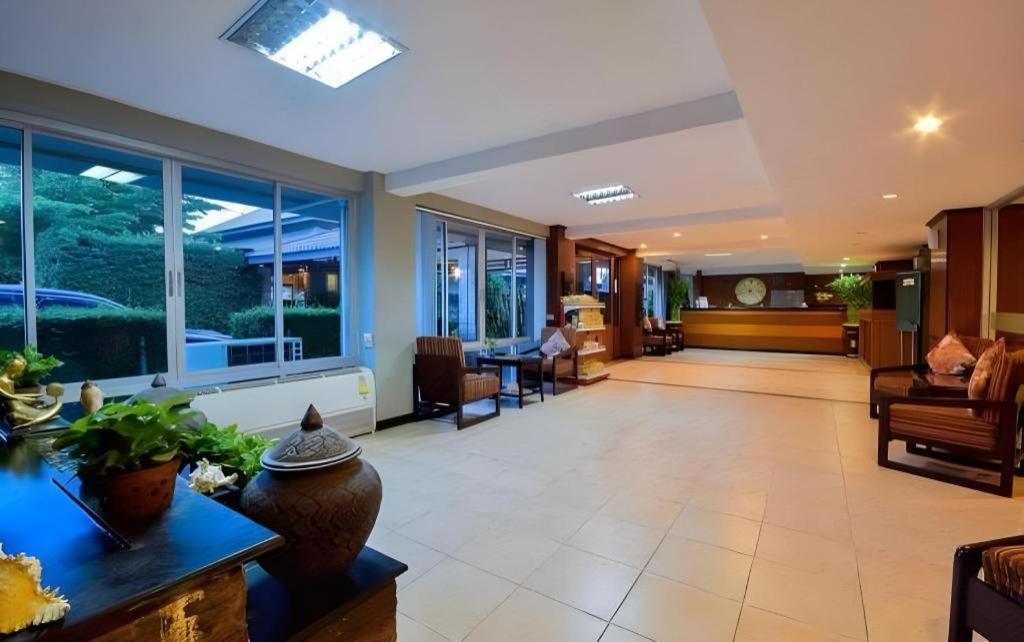 Season Palace Resort 3*