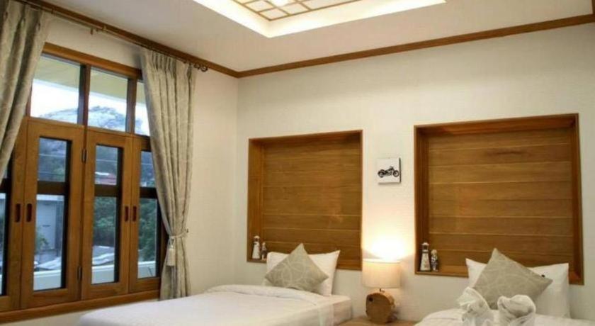 Small 2* Hua Hin