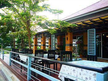 Season Palace 3*