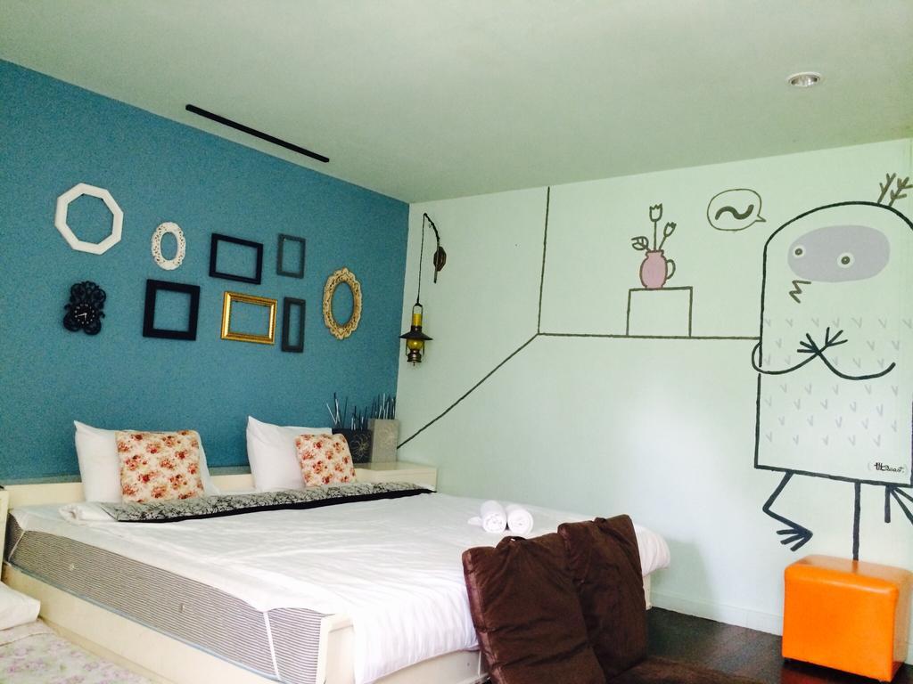 Hostel Feel At *