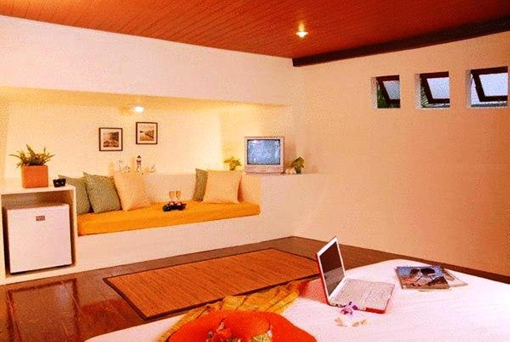 Hotel Boat 3*