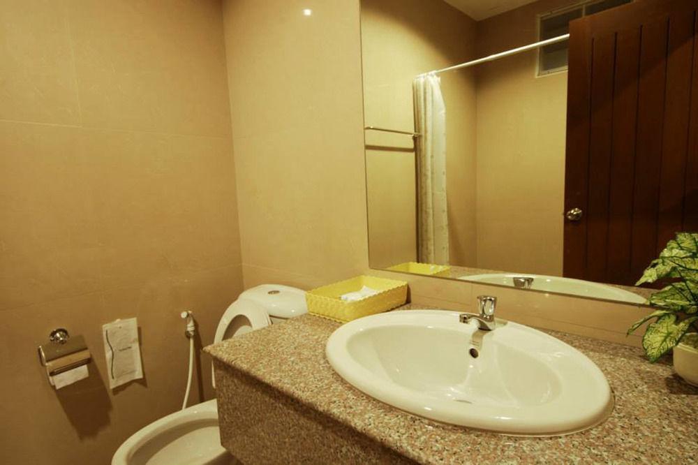Oyo 321 Country Place Hua Hin Hotel