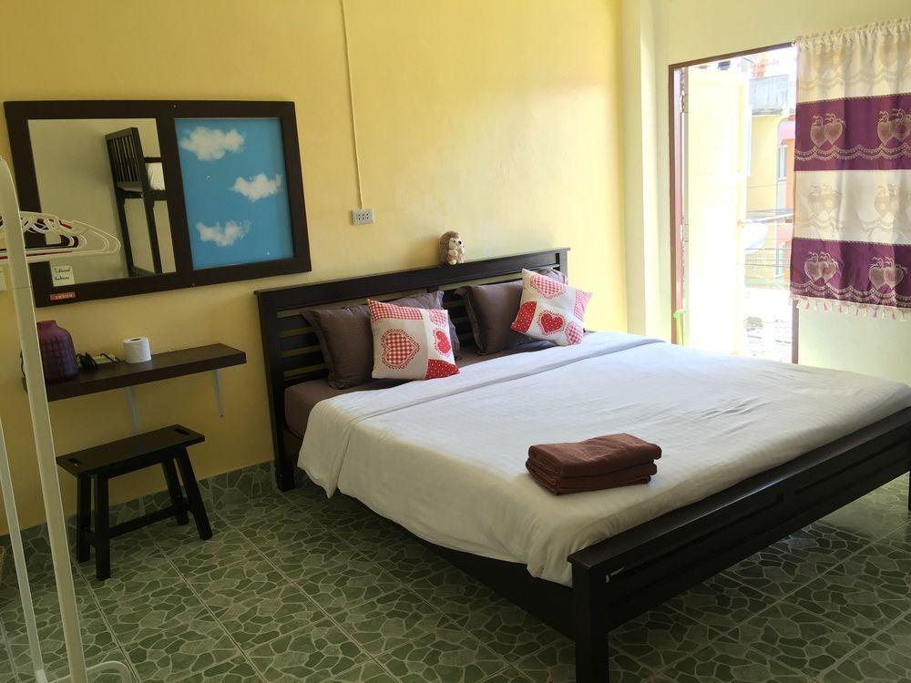 Tid Tarad Hostel Hua Hin