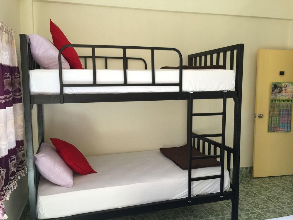 Tid Tarad Hostel