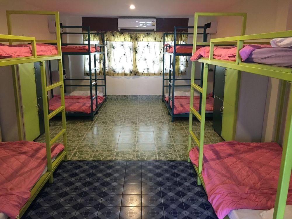 Tid Tarad Hostel Hua Hin