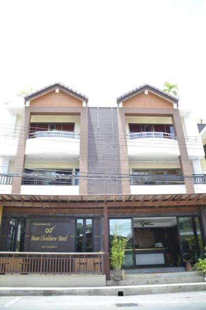 Baan Chalelarn Khách sạn 3*