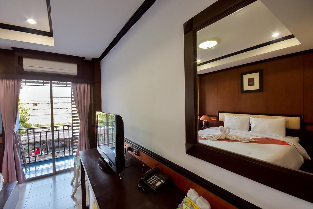 Season Palace Hotel 3*