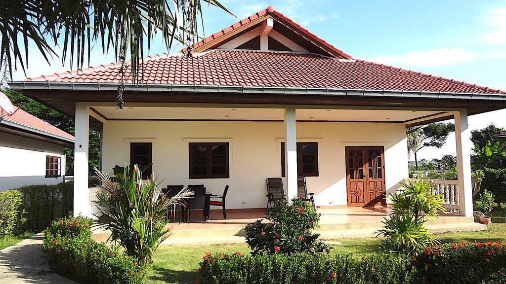 Villa Palm Village *