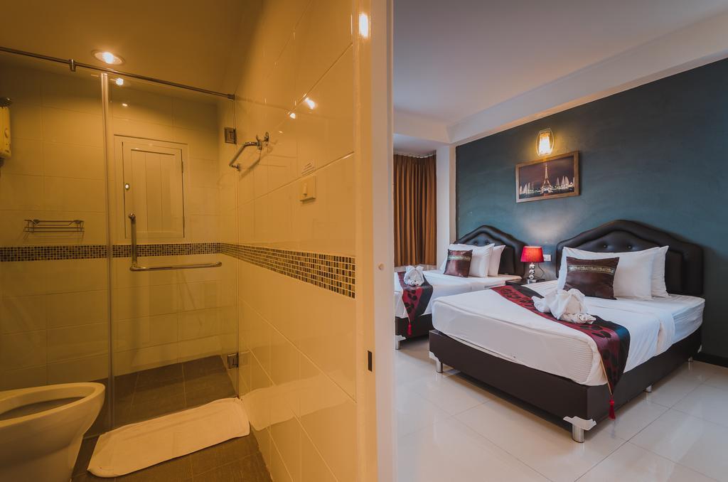 Th Hotel 3*