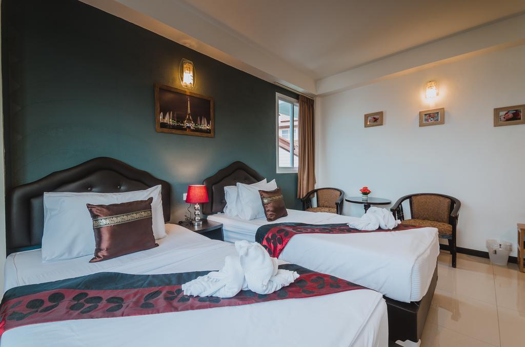 Th Hotel 3*