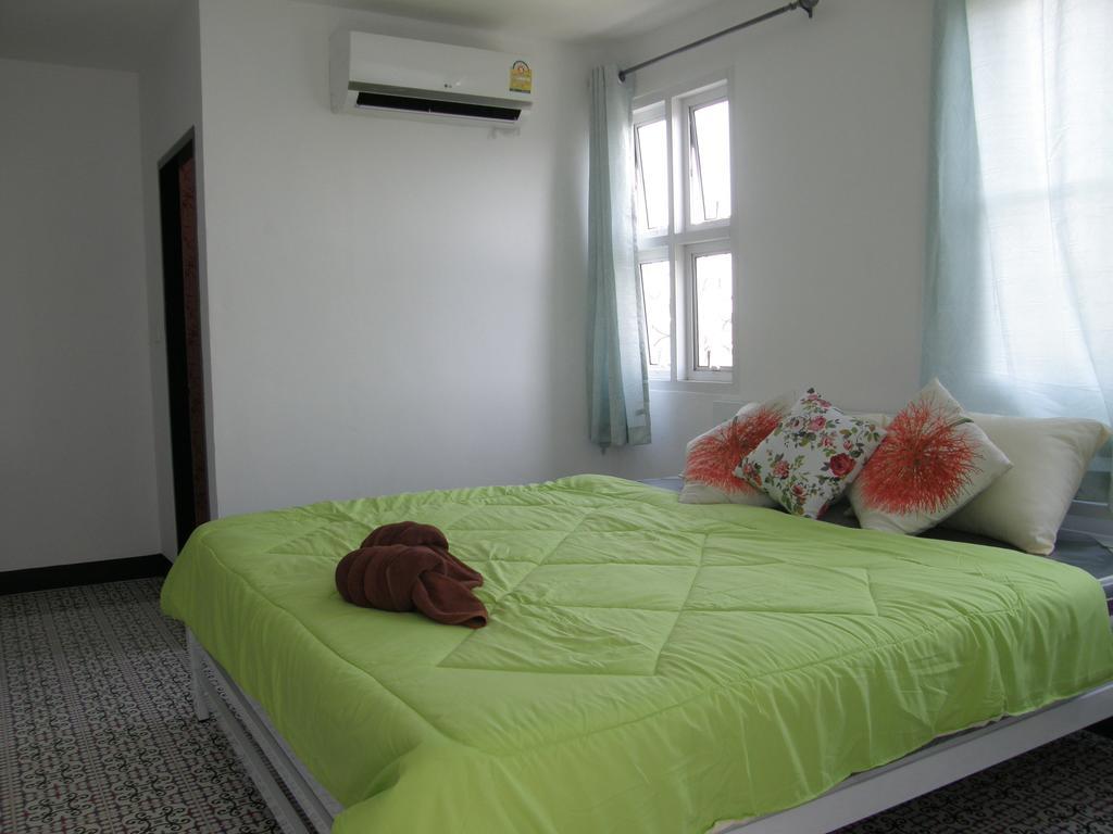 Guest house Wansabai Place 2*