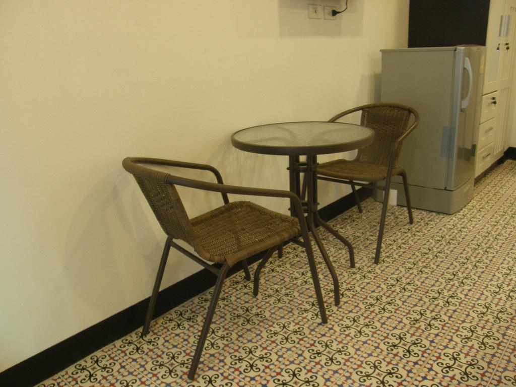 Wansabai Place 2*