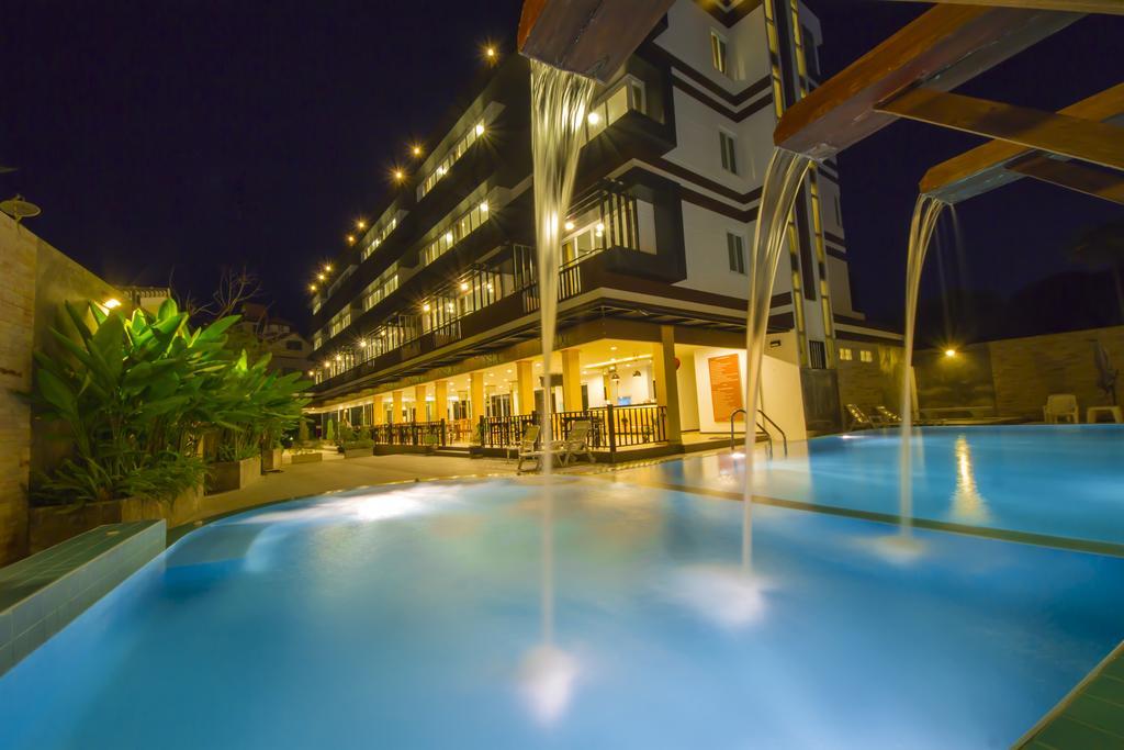 Th Hotel