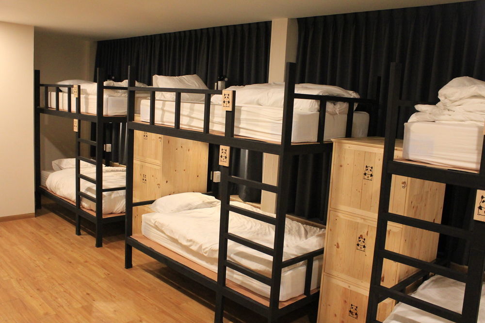 Mad Panda Hostel *