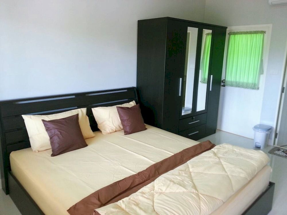 Baan Chonticha Hotel