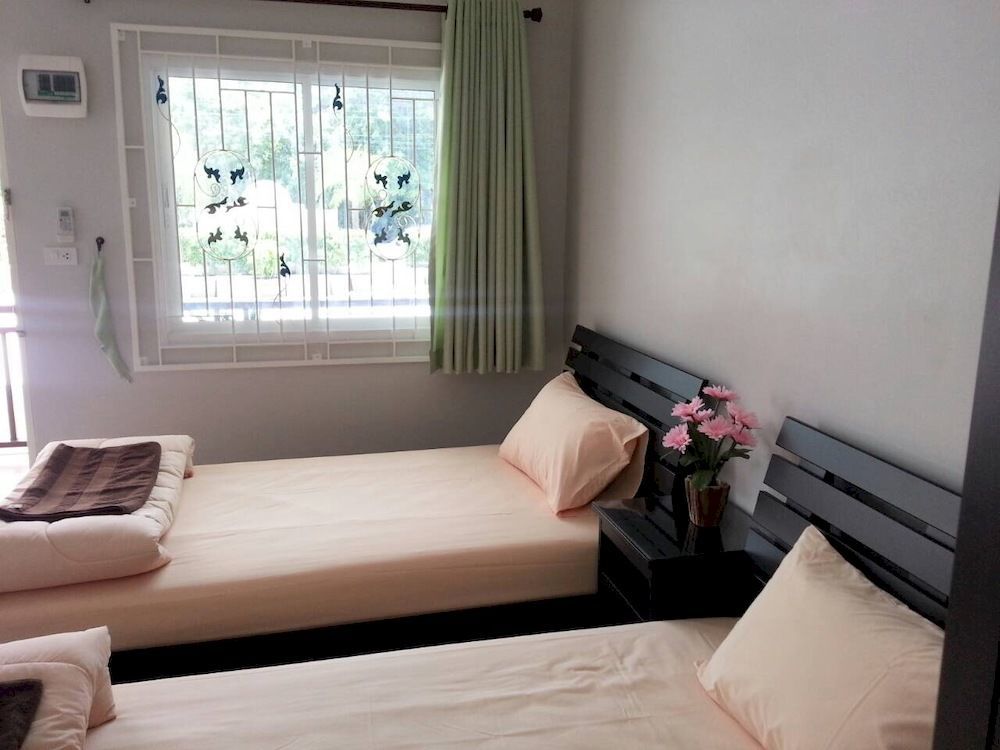 Baan Chonticha 2*