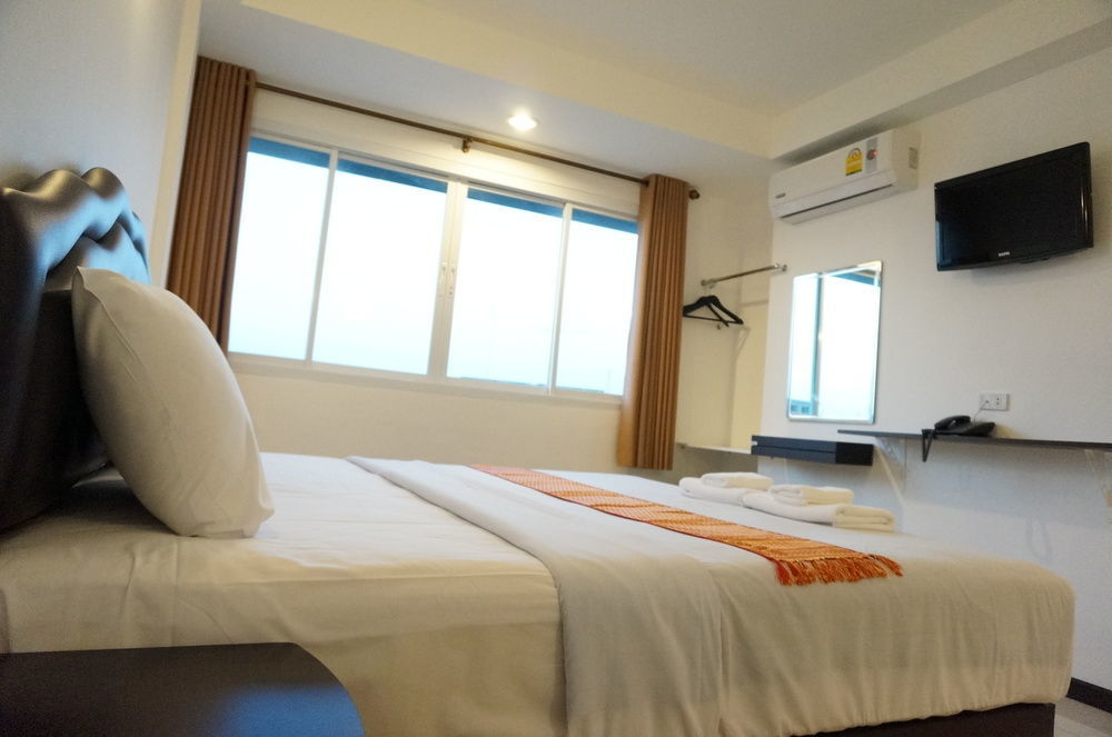 Th Hotel