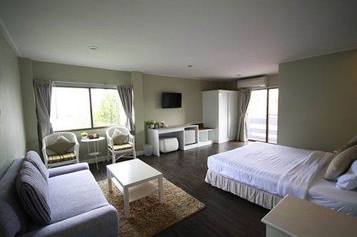 Alley Hotel Hua Hin