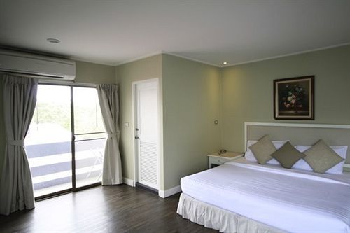 Hotel Alley 2*